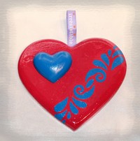 Coeur en plâtre à suspendre et à parfumer fuschia/bleu