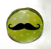 Bague Moustache vert anis