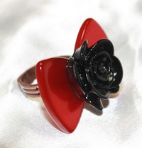 Bague bronze noeud rouge et rose noire